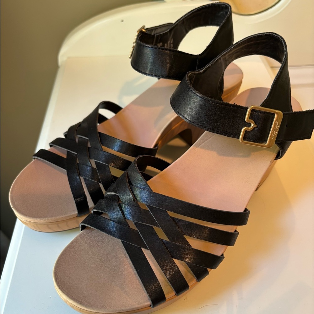 Dr. Scholl's Black and Tan Sandals